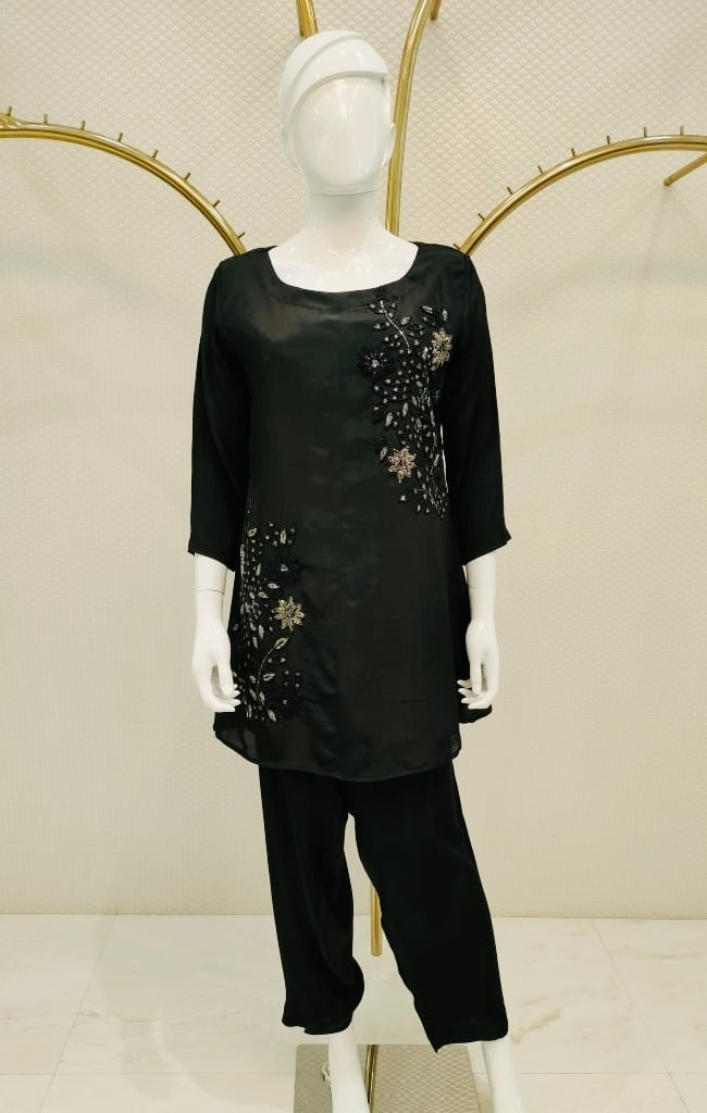 BLACK COLORED KURTI SET WITH ELBOW SLEEVES