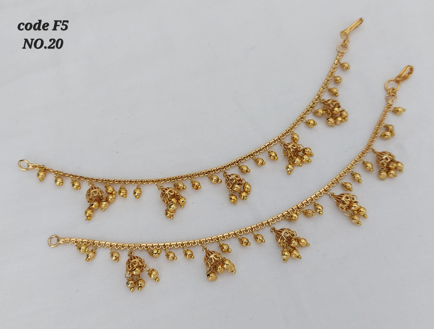 Gold plated single line ear chain