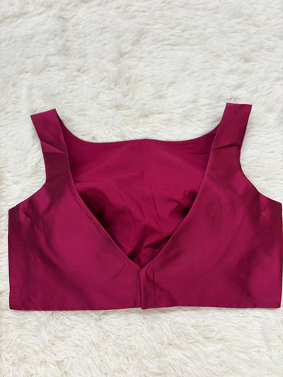 Magnetic magenta stitched blouse