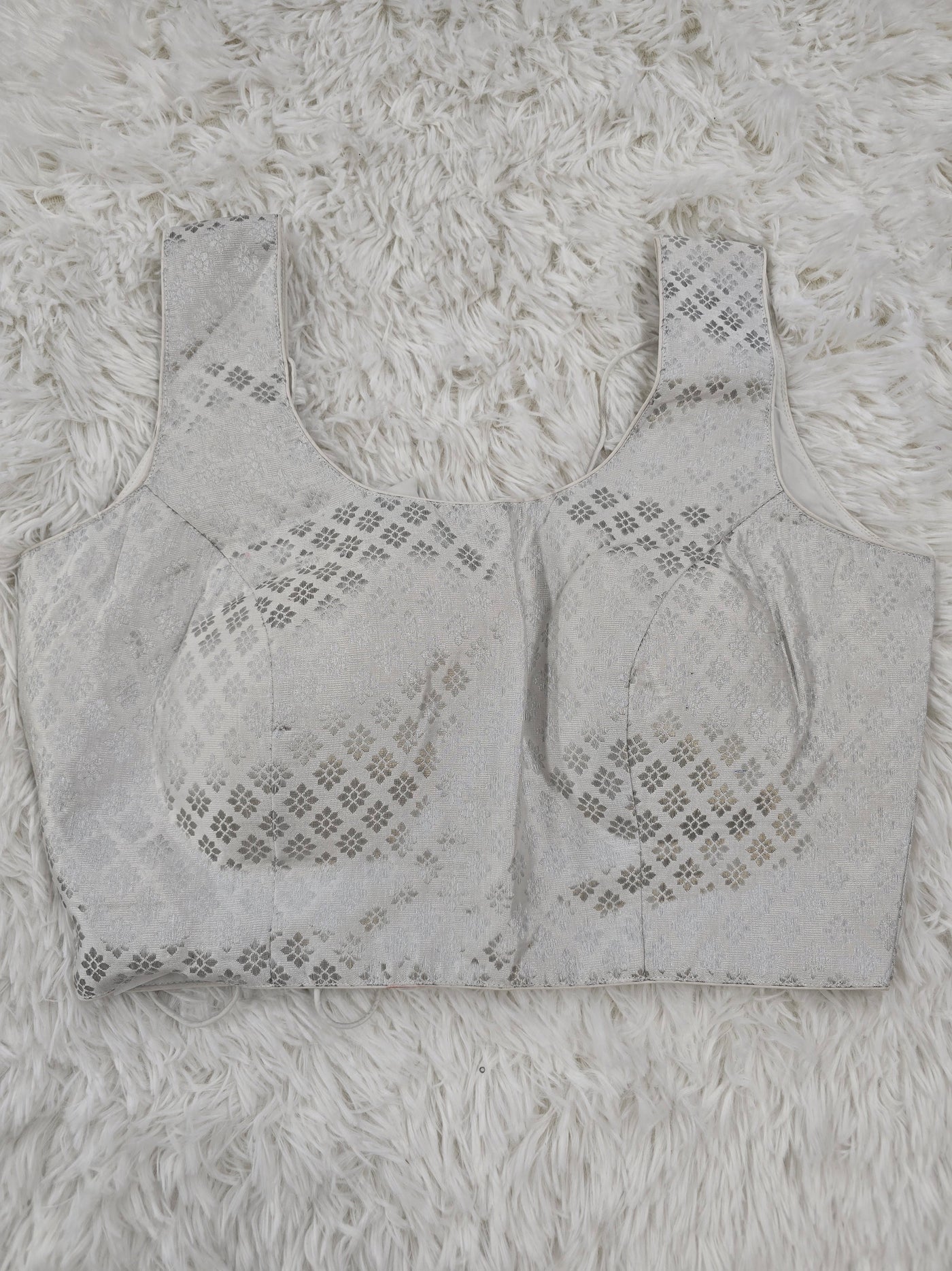 Silver Jacquard Sleeveless Blouse – Elegant Round Neck with Back-Open Design