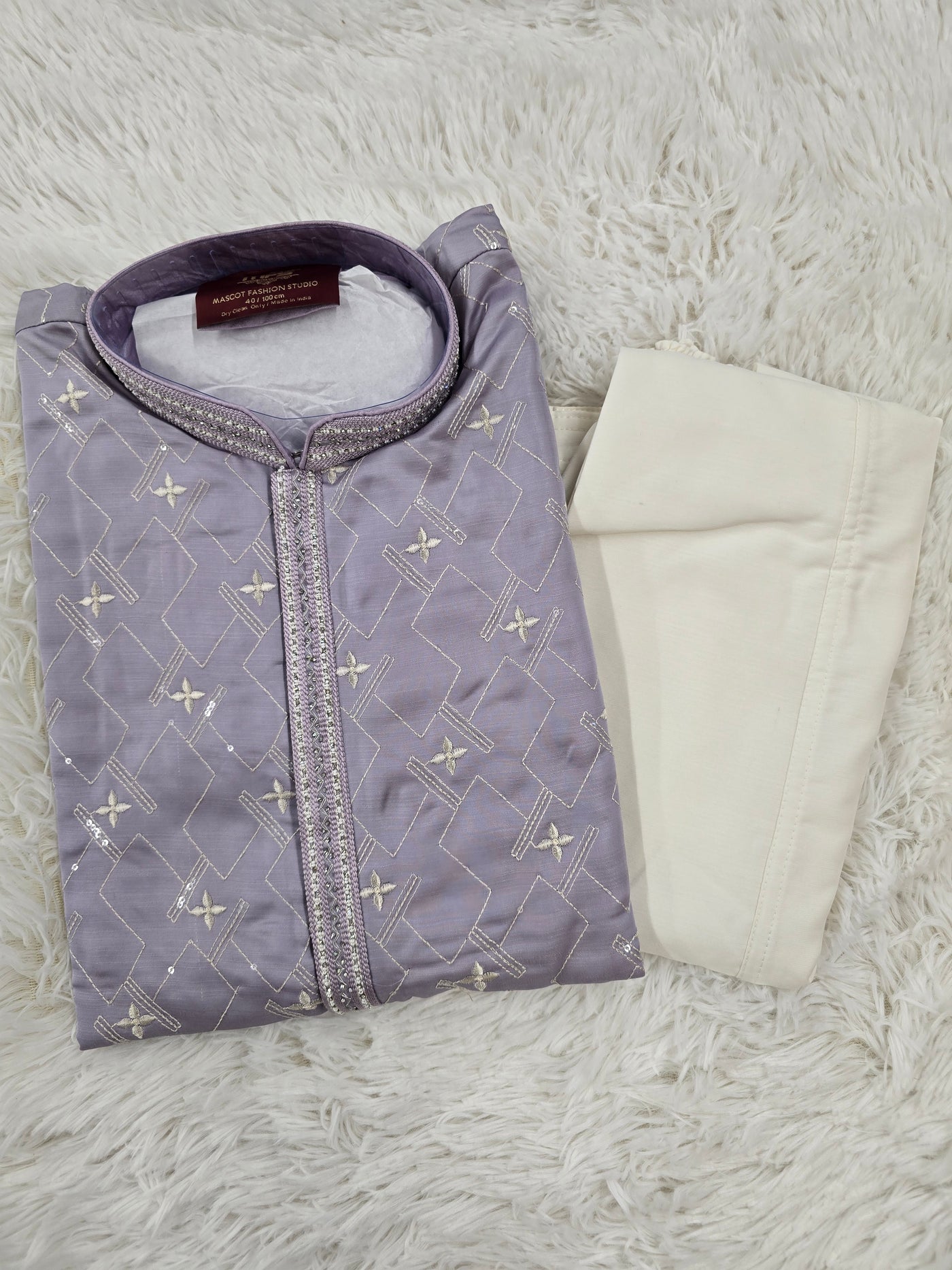 Men’s Lavender Embroidered Kurta Pajama