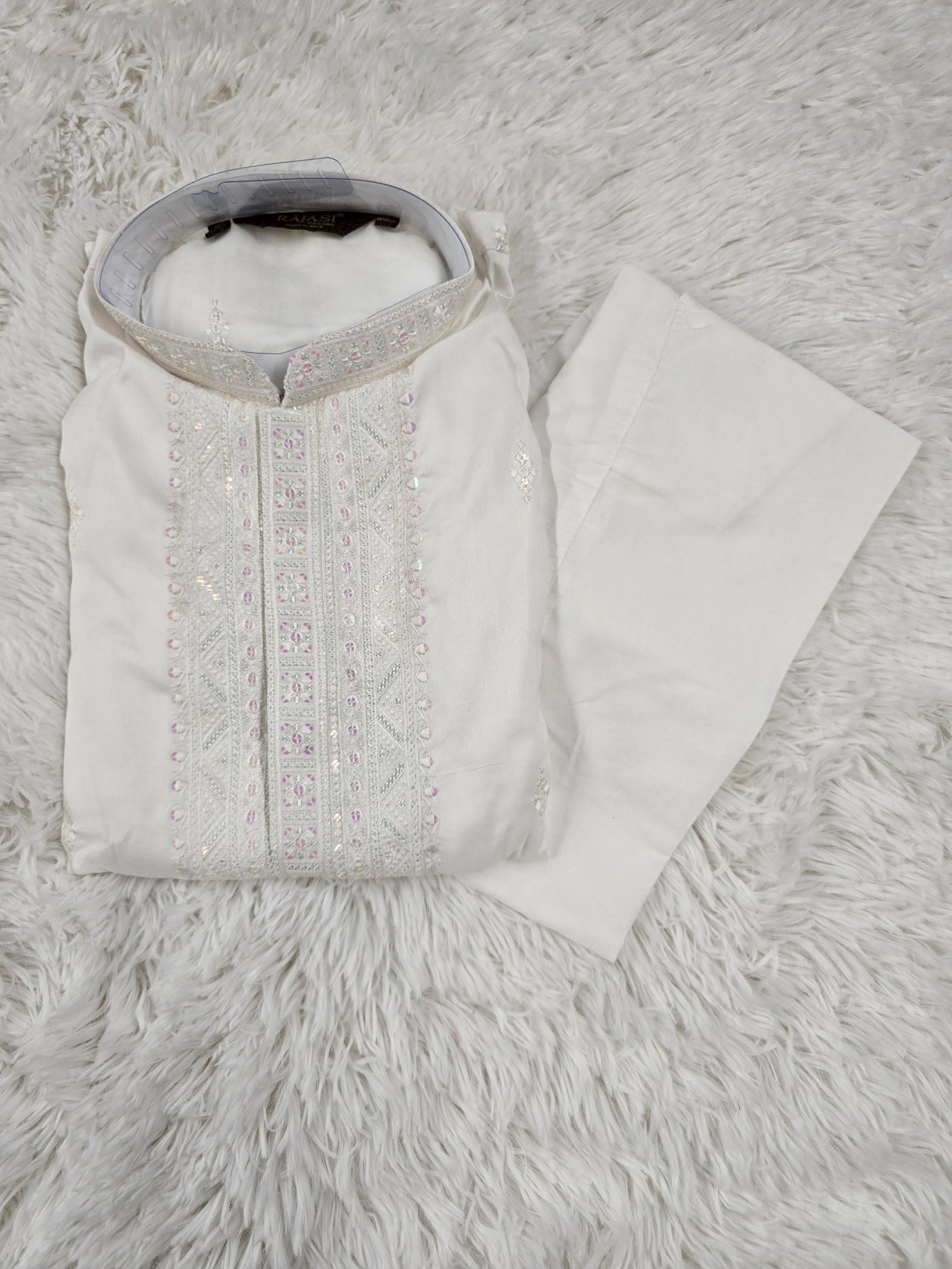 Men’s Off-White Kurta Pajama Set with Mirror and Thread Embroidery