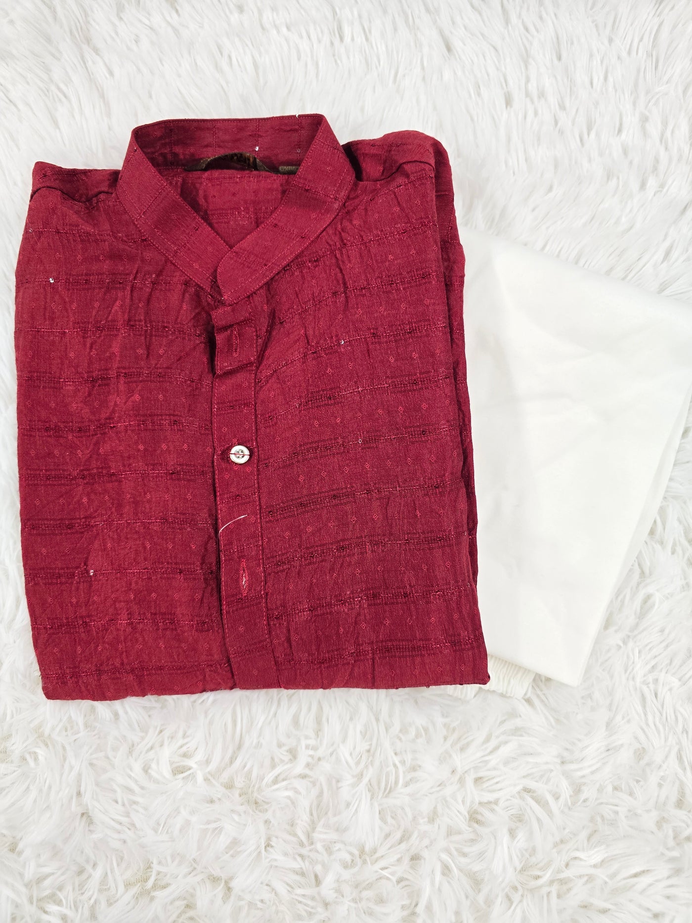 Boys Maroon Textured Kurta With White Pyjama