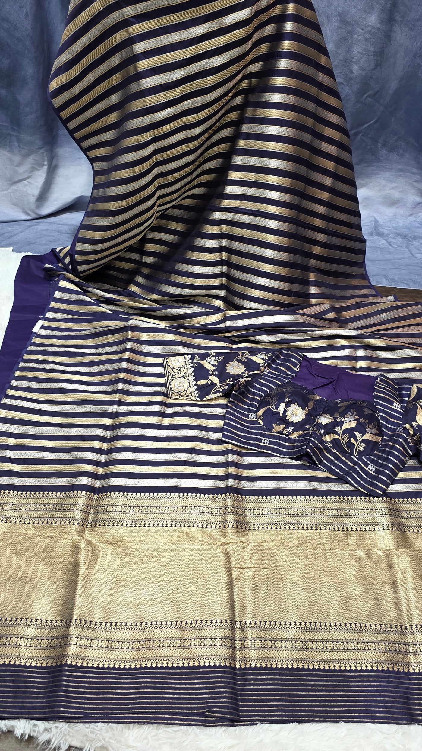 Pure Katan Silk Butti Saree with Double Pallu Zari – Navy Blue & Gold