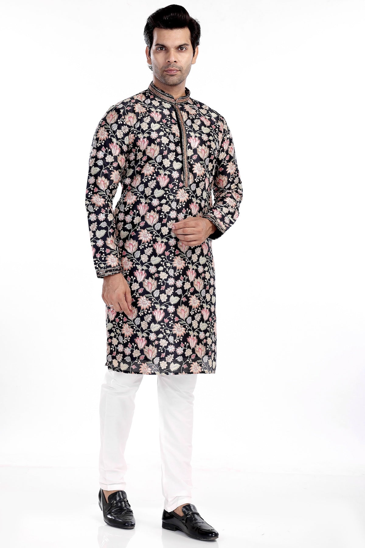 BLACK EMBROIDERED KURTA PYJAMA SET