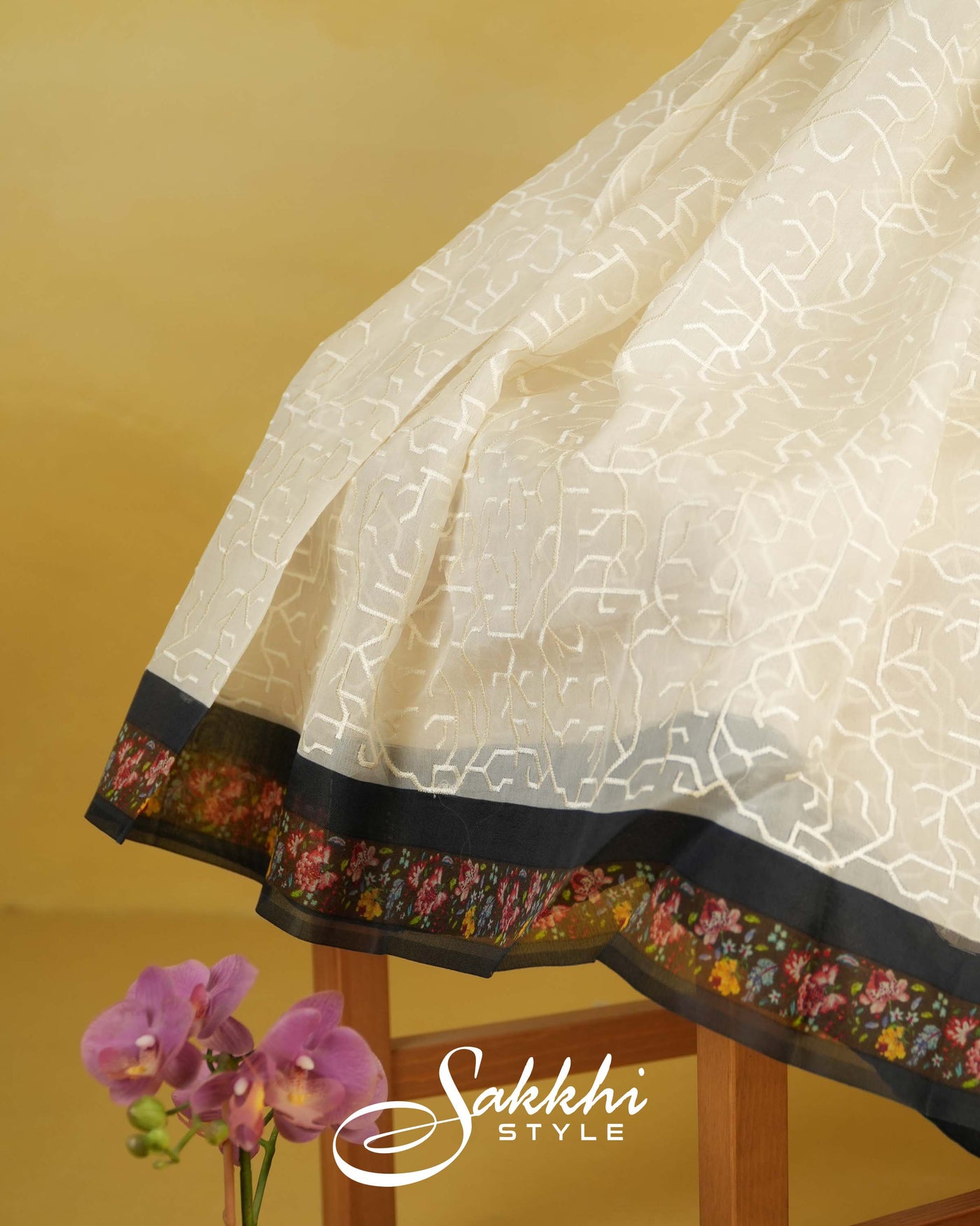 EMBROIDERED WHITE ORGANZA SAREE WITH BLOUSE