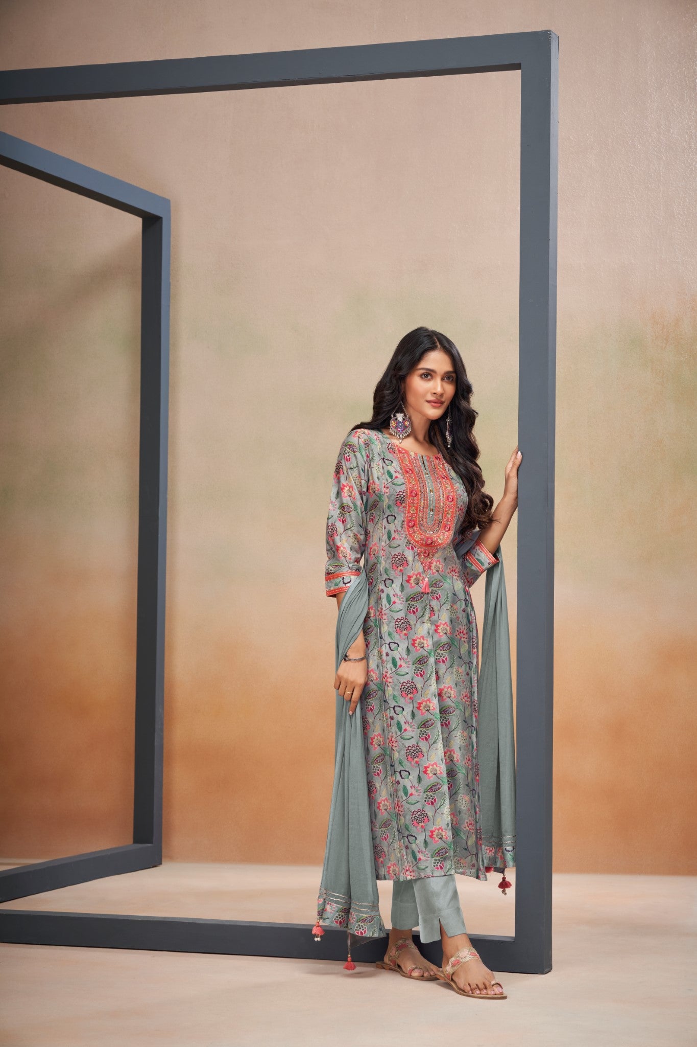 LIGHT GREY SALWAR SUIT WITH FLORAL PRINTS
