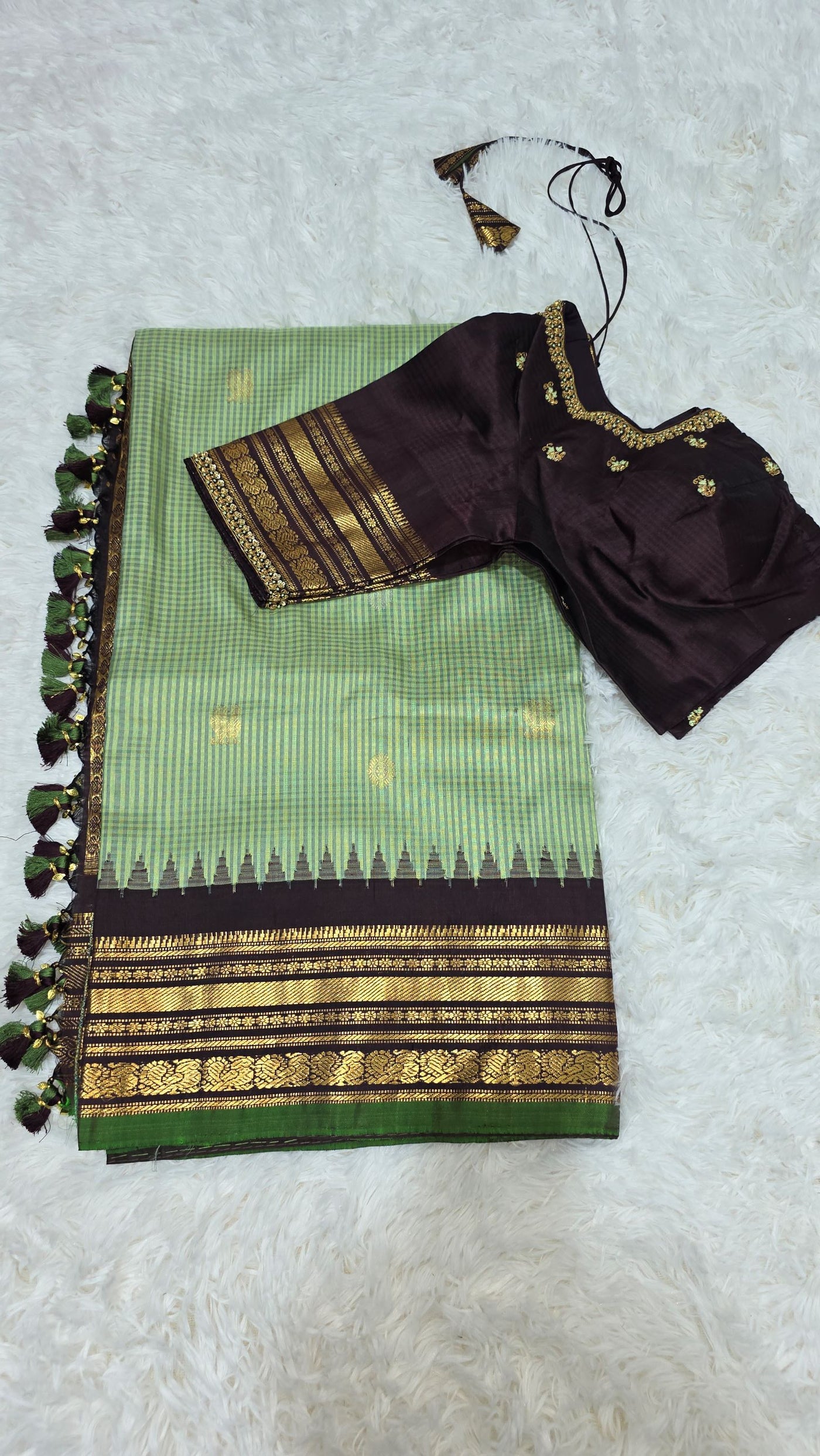 Gadwal Silk Saree – Light Green Body with Brown Border & Golden Zari