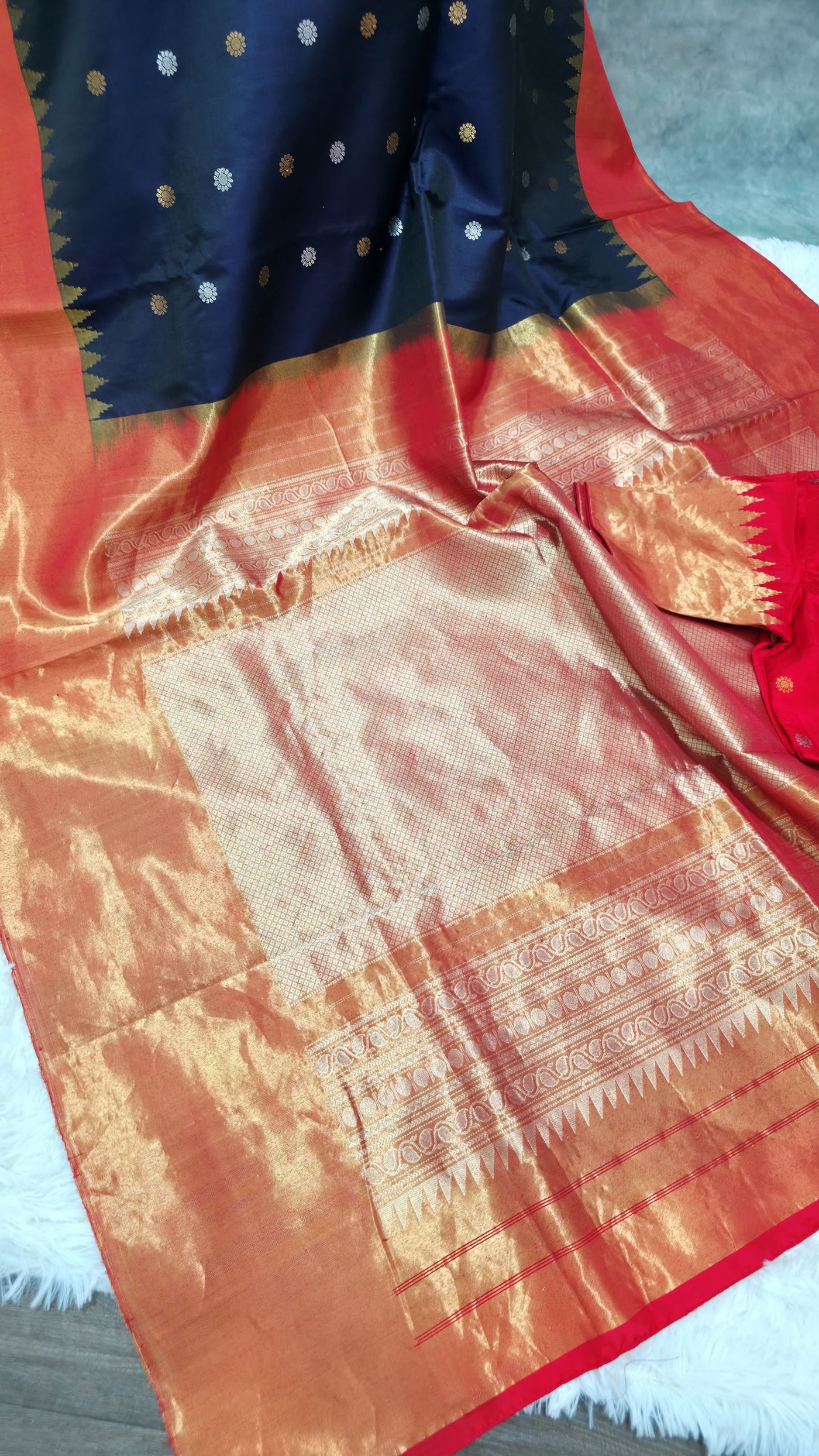 Gadwal Pure Silk Saree – Navy Blue with Red Pallu & Gold Zari Border, Handwoven Traditional Saree with Matching Blouse