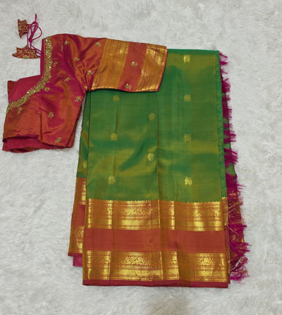 Kanchipuram Pattu Saree – Green with Pink Border & Golden Zari Weaving, Handwoven Traditional Silk Saree with Embroidered Blouse