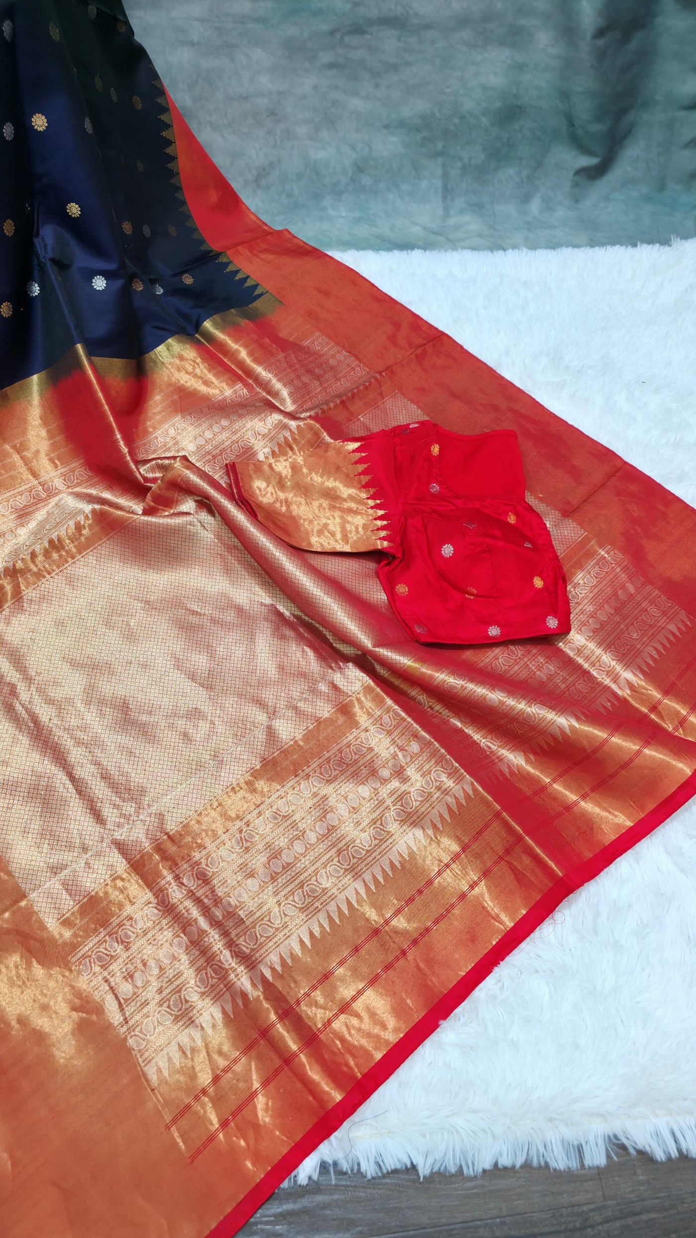 Gadwal Pure Silk Saree – Navy Blue with Red Pallu & Gold Zari Border, Handwoven Traditional Saree with Matching Blouse