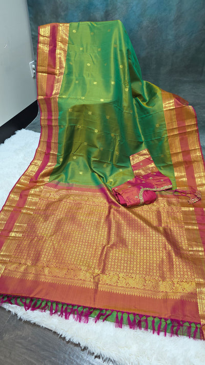 Kanchipuram Pattu Saree – Green with Pink Border & Golden Zari Weaving, Handwoven Traditional Silk Saree with Embroidered Blouse