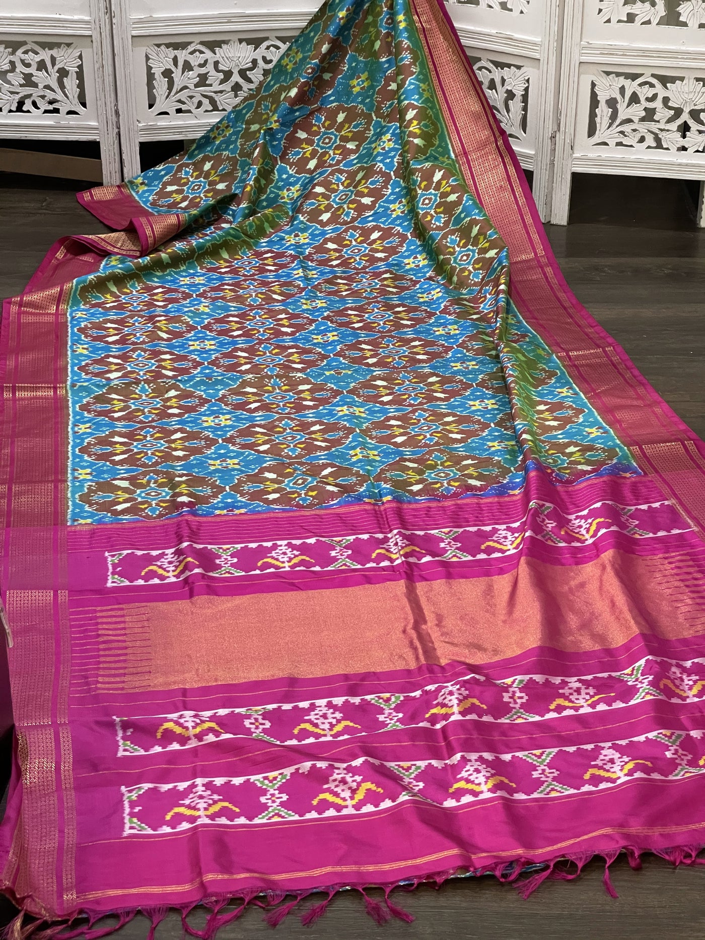 Blue and Pink Ikkat Pochampally Silk Saree - Sakkhi Style
