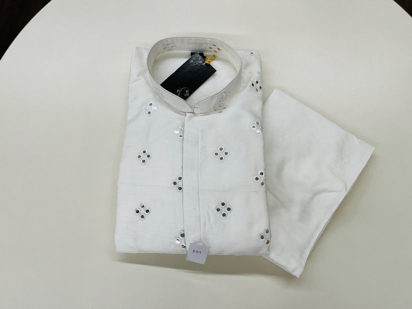 White Embroidered Kurta Pyjama - Sakkhi Style