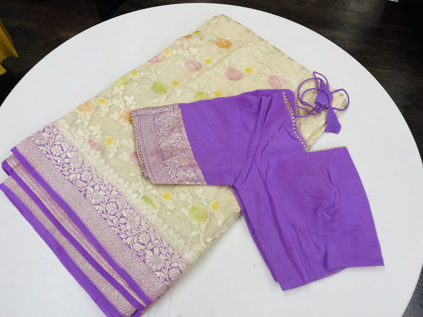 Light beige tissue georgette silk handloom saree with jaal design - Sakkhi Style